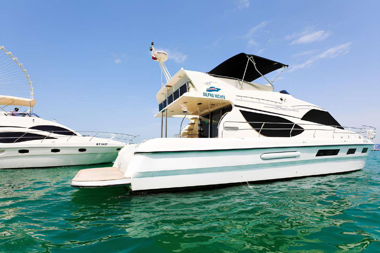 66ft yacht in dubai sea shore